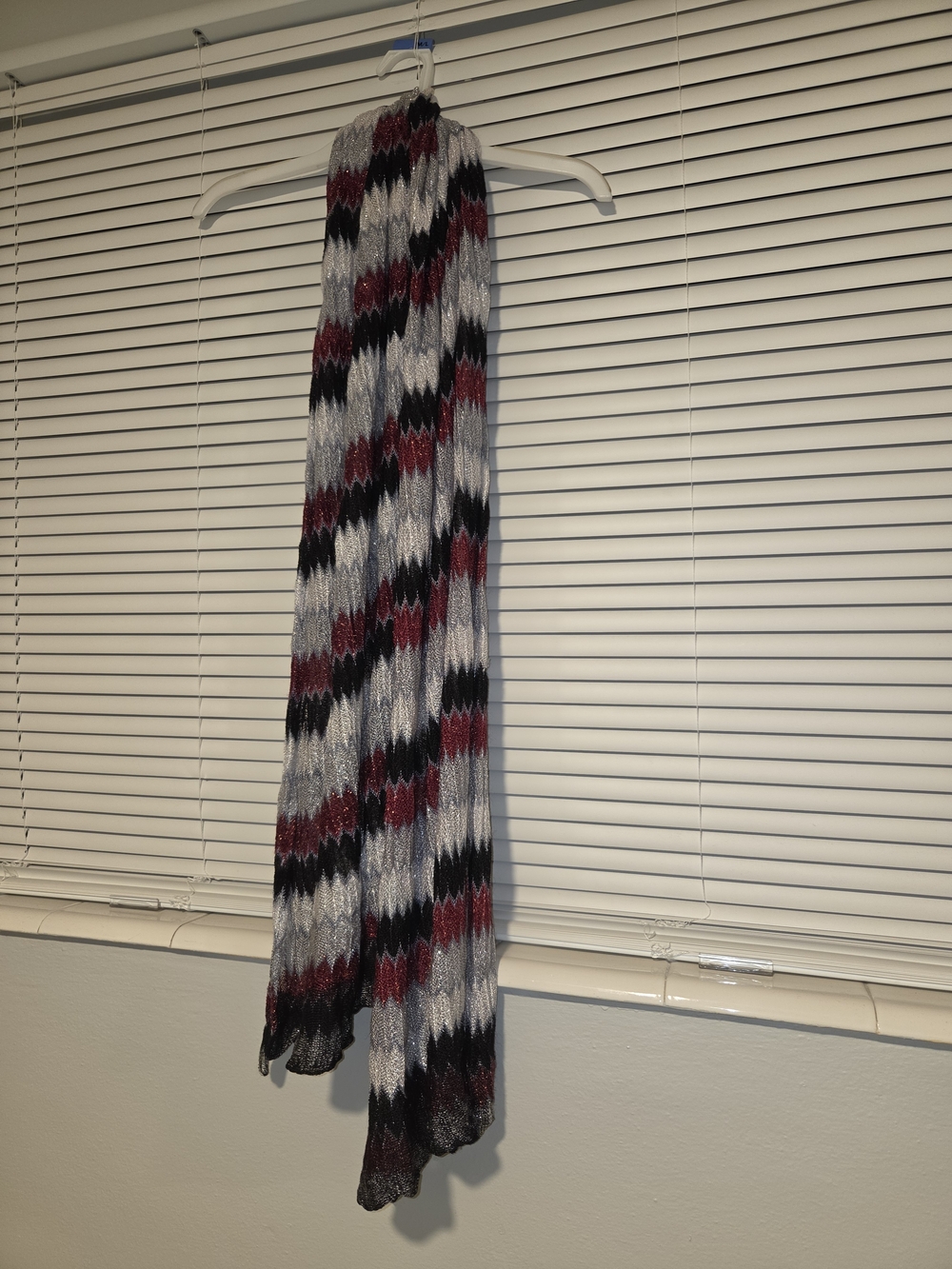 krazy kat Chevron Stripe Metallic Knit Scarf in Silver, Black & Burgundy